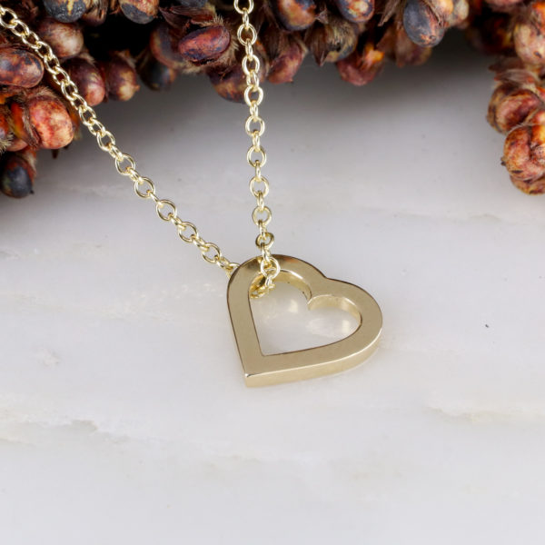 9ct yellow gold heart pendant