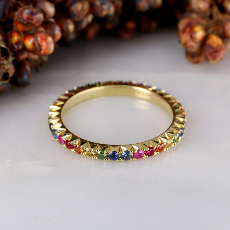 18ct yellow gold French-cut rainbow eternity ring