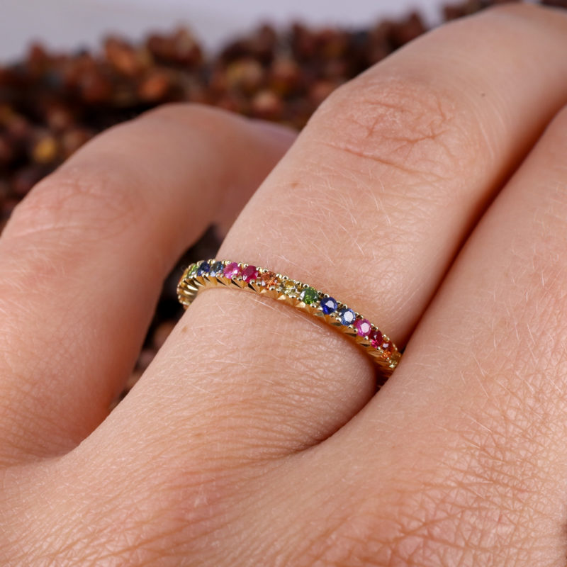 18ct yellow gold French-cut rainbow eternity ring
