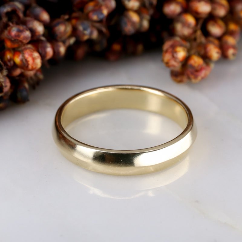 9ct yellow gold medium coco wedding band