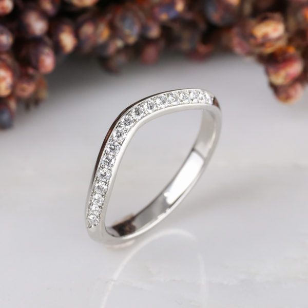 18ct white gold Coco curve wedding band