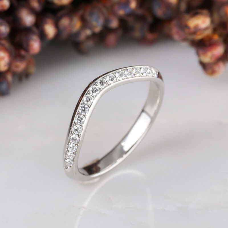 18ct white gold Coco curve wedding band