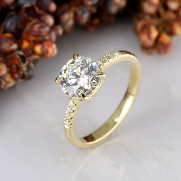 18ct yellow gold round white lab grown diamond Rise ring