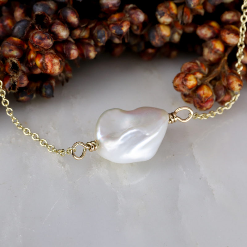 9ct yellow gold single Baroque pearl pendant