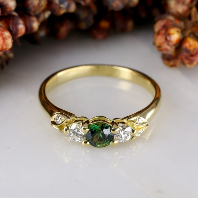 18ct yellow gold mini rose and thorn trilogy ring