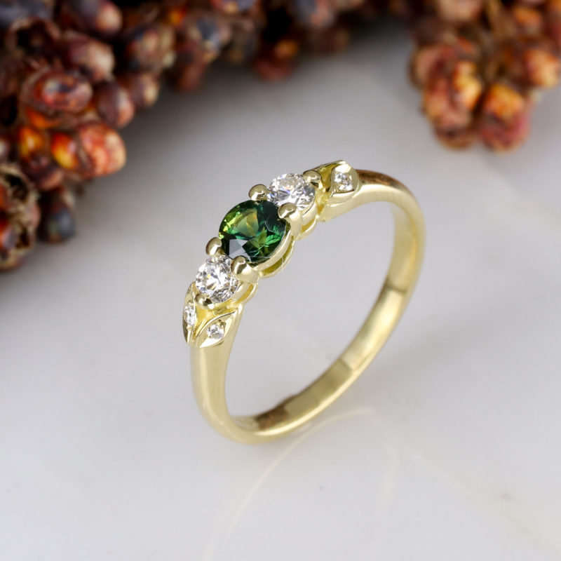 18ct yellow gold mini rose and thorn trilogy ring